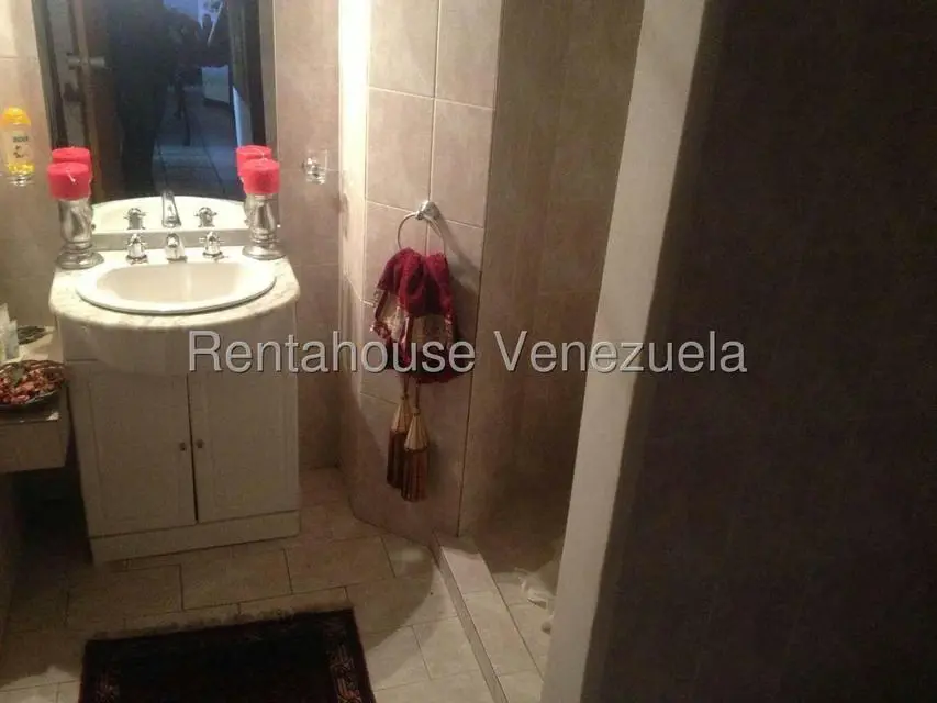 Casa (1 Nivel) en Venta en Lomas de La Lagunita, Distrito Metropolitano - 41