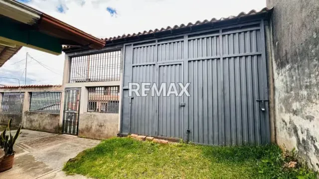 Se vende casa + Apartamento Adjunto+ terreno Ubicada en Lomas Blancas, Municipio Cardenas A pie de calle - 5