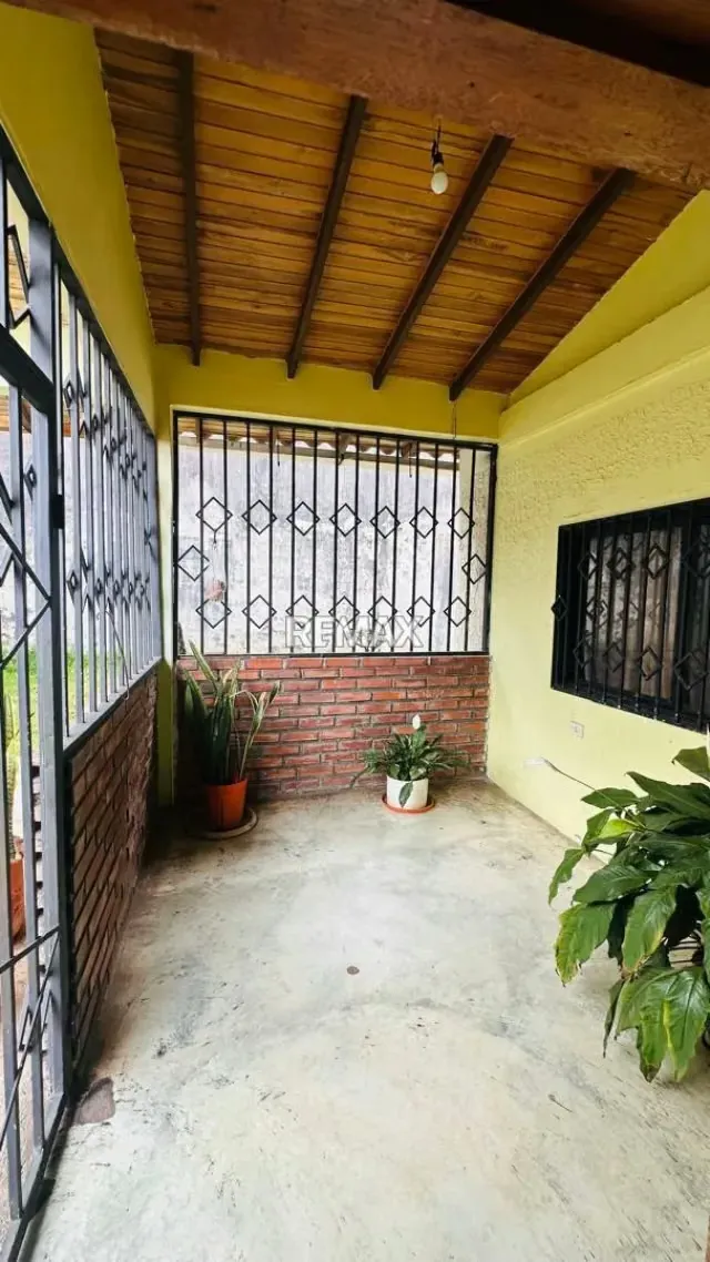 Se vende casa + Apartamento Adjunto+ terreno Ubicada en Lomas Blancas, Municipio Cardenas A pie de calle - 6