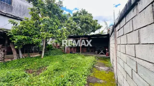 Se vende casa + Apartamento Adjunto+ terreno Ubicada en Lomas Blancas, Municipio Cardenas A pie de calle - 9