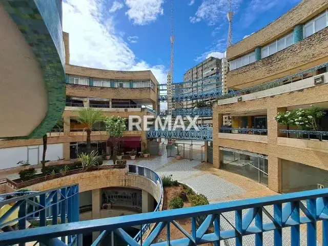 LOCAL EN CENTRO COMERCIAL JUMBO, NIVEL PASEO, AV. 4 DE MAYO, PORLAMAR, ISLA DE MARGARITA, VENEZUELA
