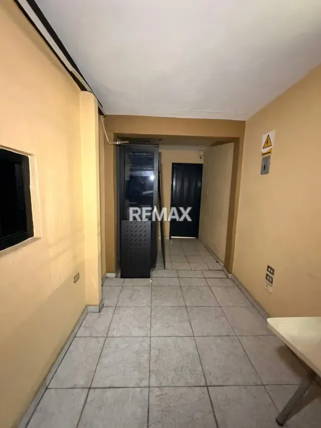 Locales comerciales con depósito en alquiler en la carrera 18 - 8