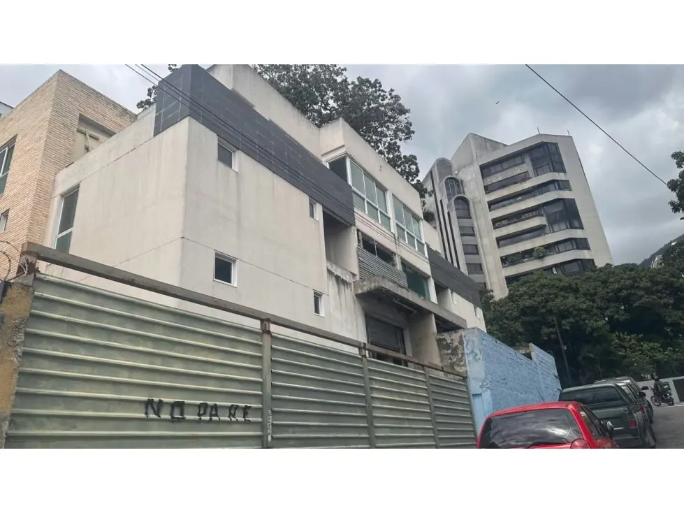 Vendo edificio c/ 3 plantas 1.018m2 La Castellana 1881ref. Verde
