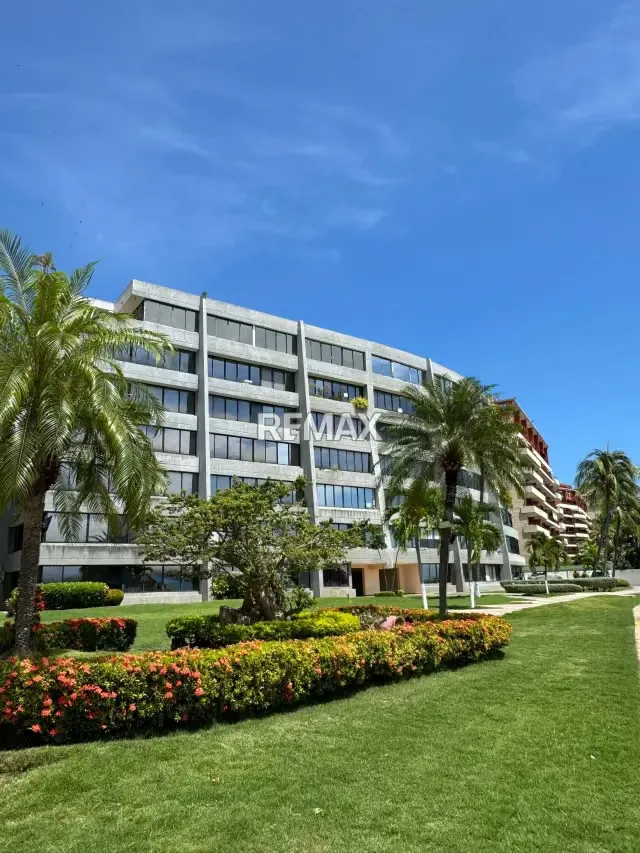 SE VENDE APARTAMENTO EN LECHERÍA FRENTE AL MAR CR COSTA DE PLATA - 3