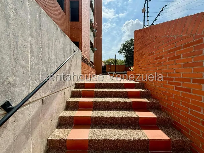 Apartamento (1 Nivel) en Venta en Del Este, Lara - 2