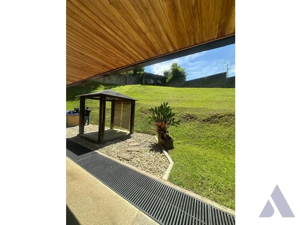 Vendo casa c/ jardines 560m2 Oripoto 3011 - 3