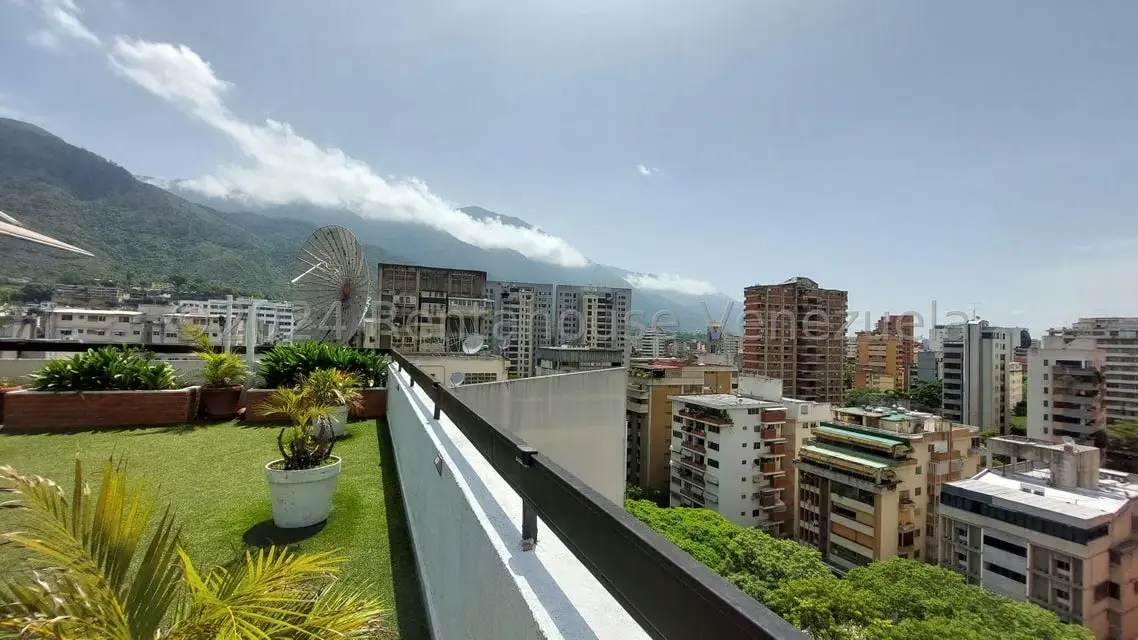 Apartamento (Penthouse) en Venta en La Florida, Distrito Metropolitano - 24