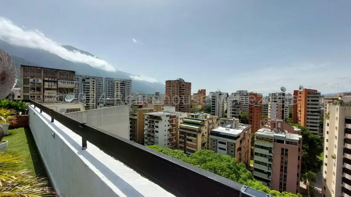 Apartamento (Penthouse) en Venta en La Florida, Distrito Metropolitano - 25