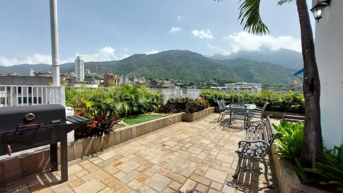 Apartamento (Penthouse) en Venta en La Florida, Distrito Metropolitano - 37