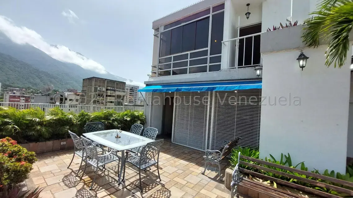 Apartamento (Penthouse) en Venta en La Florida, Distrito Metropolitano - 40