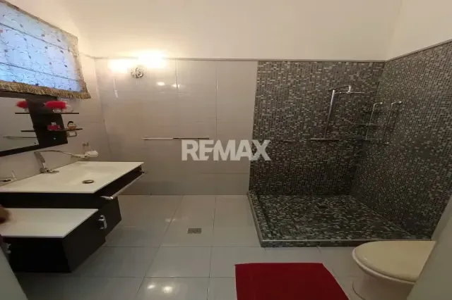 Tu Oasis Privado en el Corazón de la Ciudad, Urbanización La Villa - 17