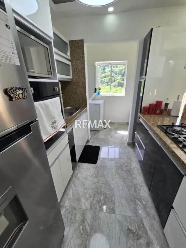 Hermoso apartamento totalmente remodelado y equipado - 4