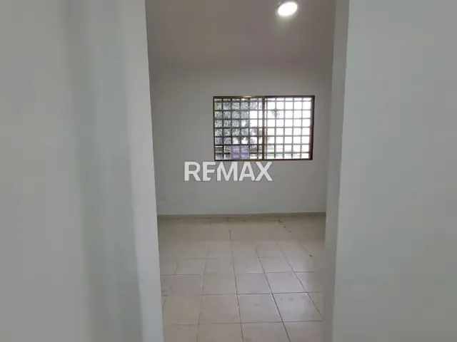 En Alquiler Oficina 35 m2 en Calle Bomboná a 30 m de la Av Bicentenario, Centro, Maturín, Monagas - 3