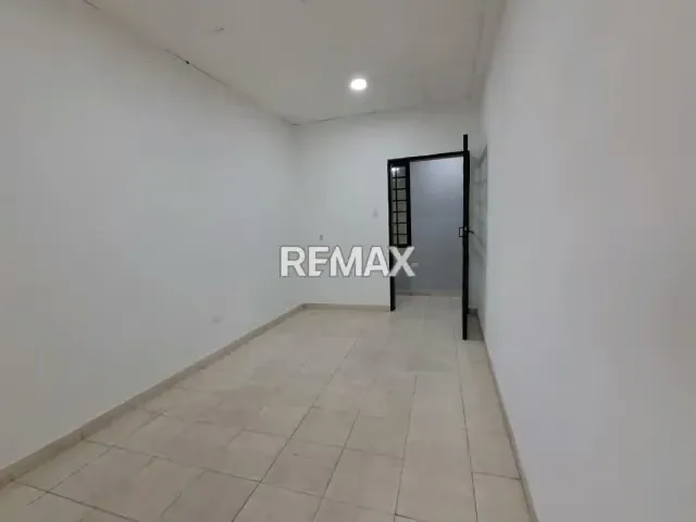 En Alquiler Oficina 35 m2 en Calle Bomboná a 30 m de la Av Bicentenario, Centro, Maturín, Monagas - 4