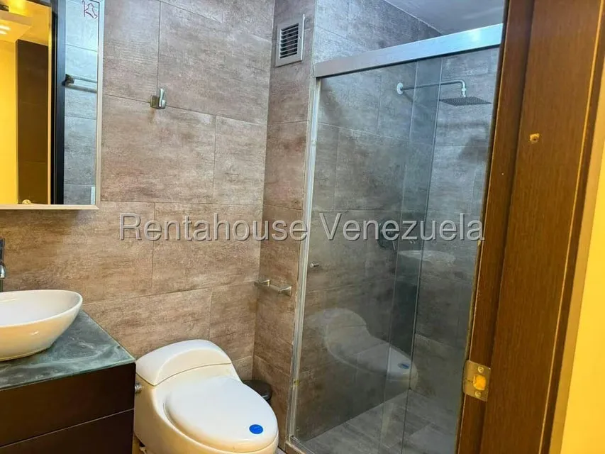 Apartamento (1 Nivel) en Alquiler en Colinas del Viento, Lara - 19
