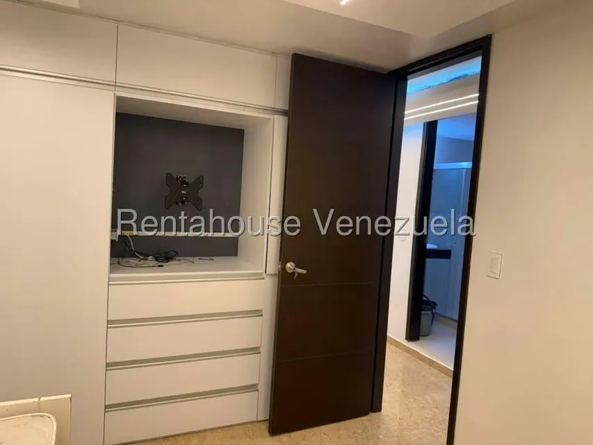 Apartamento (1 Nivel) en Alquiler en Colinas del Viento, Lara - 21