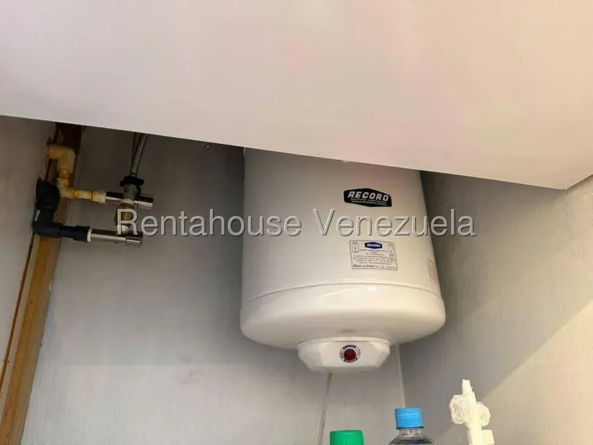 Apartamento (1 Nivel) en Alquiler en Colinas del Viento, Lara - 24
