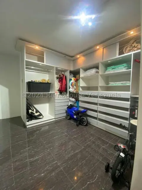 Casa (Multipes Niveles) en Venta en Colinas de Vista Alegre, Distrito Metropolitano - 63