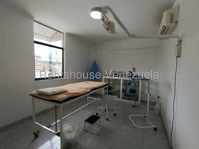 Comercial (Consultorio Medico) en Venta en Avenida Bolivar Norte, Carabobo