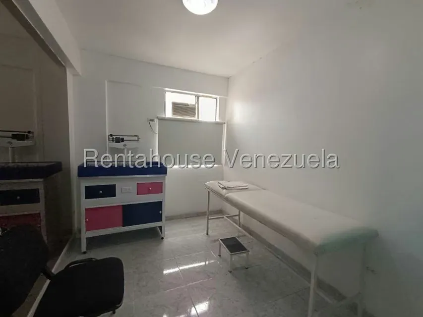 Consultorio Medico en Venta en Avenida Bolivar Norte, Carabobo - 11