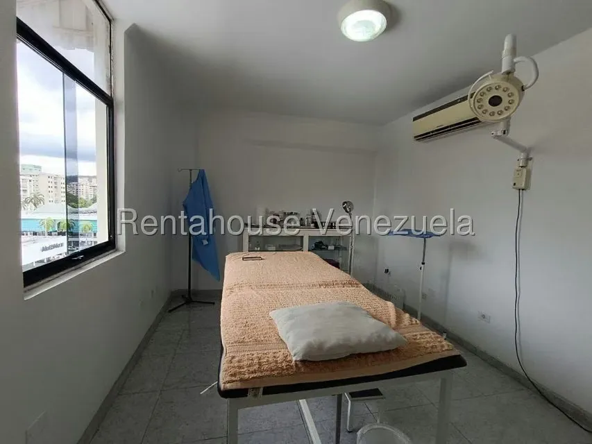 Consultorio Medico en Venta en Avenida Bolivar Norte, Carabobo - 19