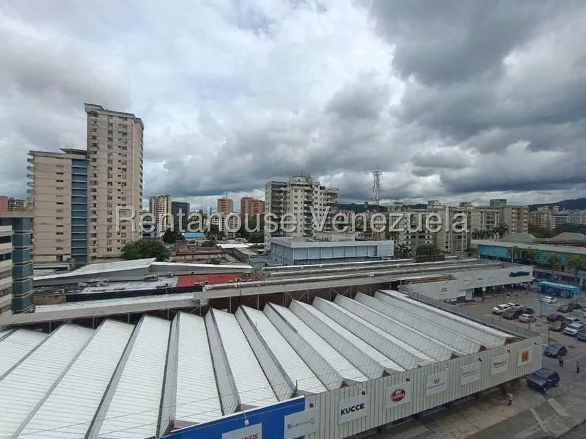 Consultorio Medico en Venta en Avenida Bolivar Norte, Carabobo - 24