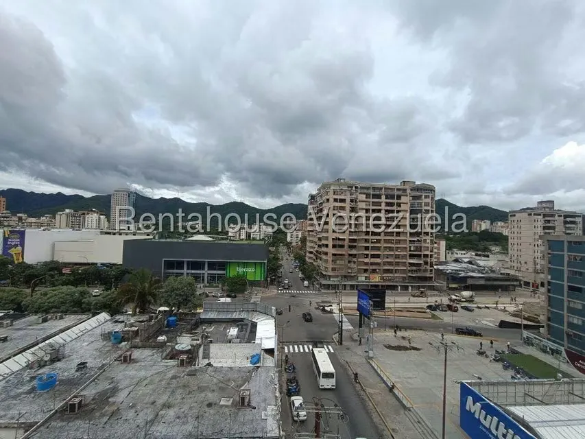 Consultorio Medico en Venta en Avenida Bolivar Norte, Carabobo - 25