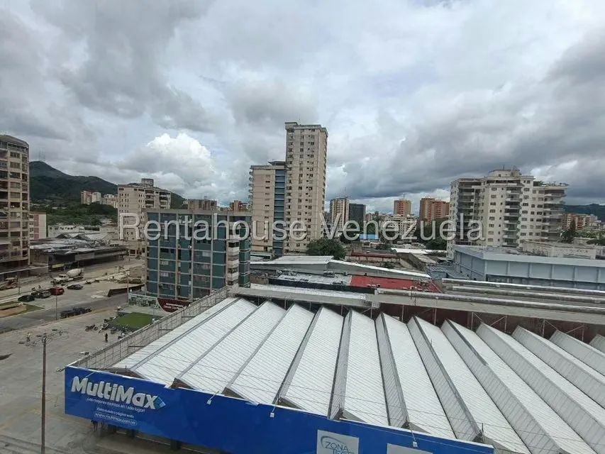 Consultorio Medico en Venta en Avenida Bolivar Norte, Carabobo - 26