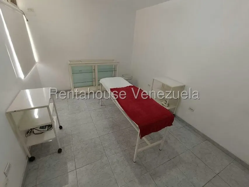 Consultorio Medico en Venta en Avenida Bolivar Norte, Carabobo - 40