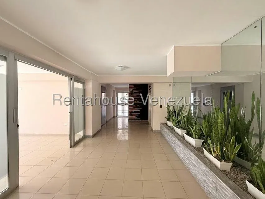 Apartamento (1 Nivel) en Venta en Del Este, Lara - 3