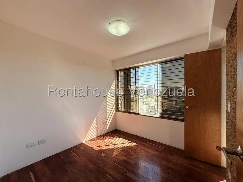 Apartamento (1 Nivel) en Venta en Del Este, Lara - 34