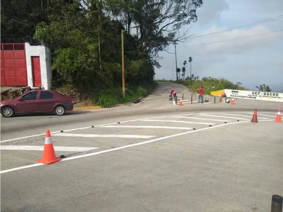 Vendo terreno 18100mts2 el Junquito 9652 - 12