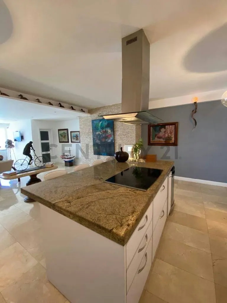 Lujoso Apartamento con amplia terraza ,fabulosa vista al mar. - 9