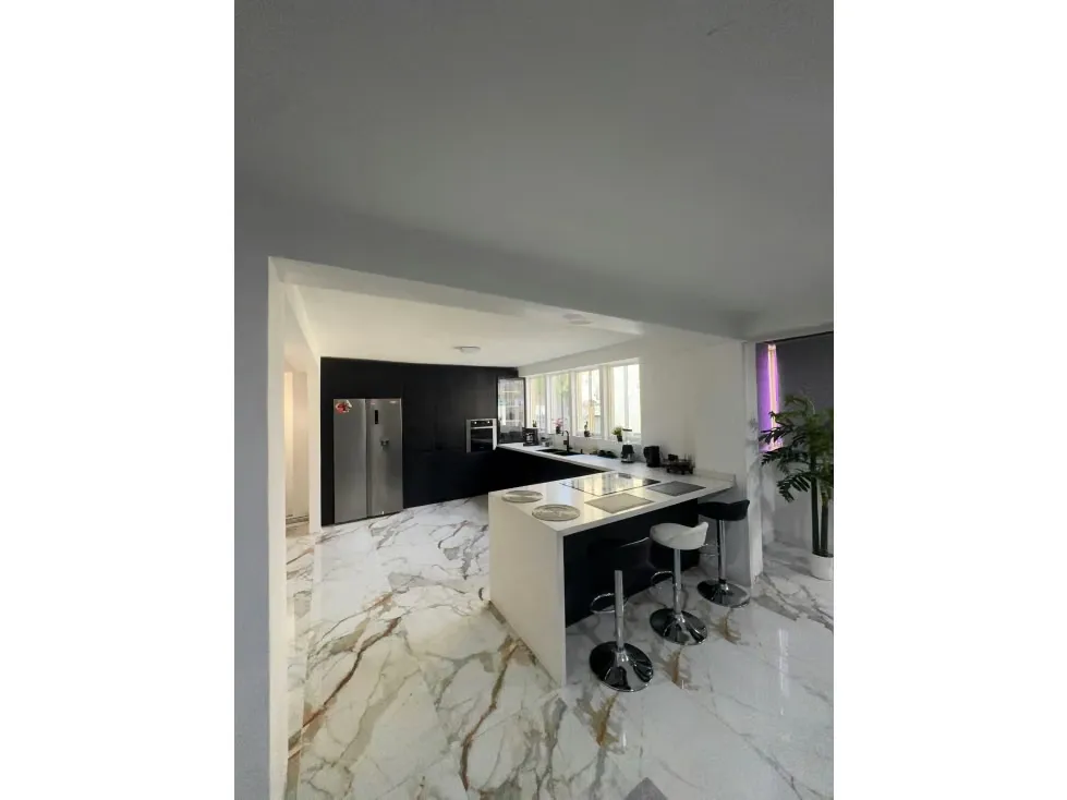 Apartamento Remodelado En Alquiler En Sabana Grande, Av Casanova - 3