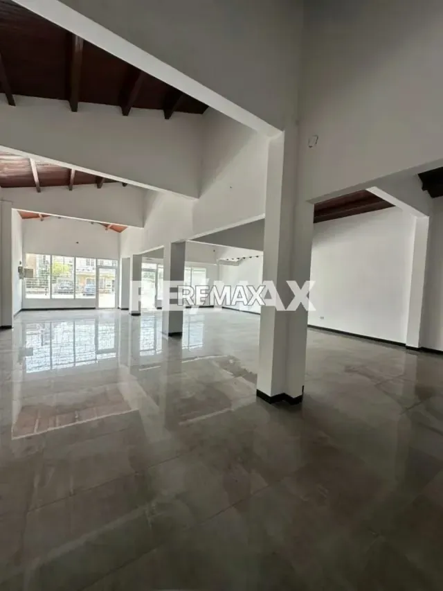 Local en Alquiler Calle 79 Dr. Quintero - 2