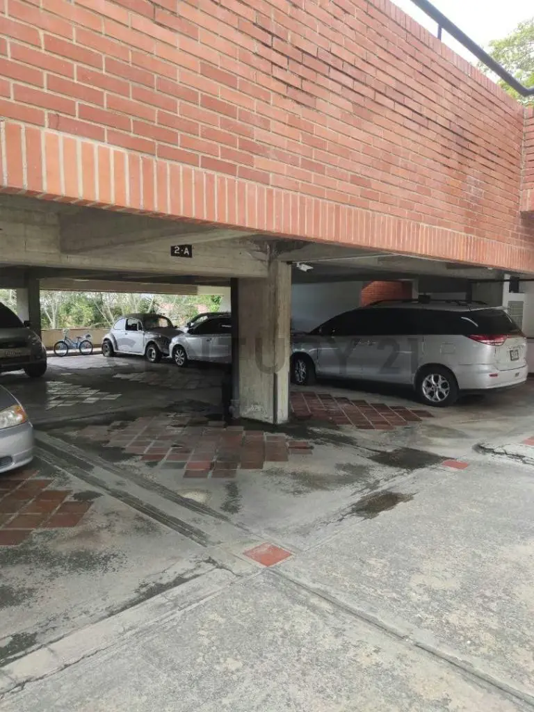 Exclusivo apartamento ubicado en zona segura, calle cerrada