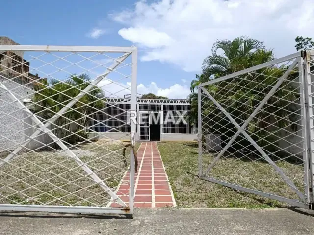 En Venta Local Comercial en San Joaquin - 2