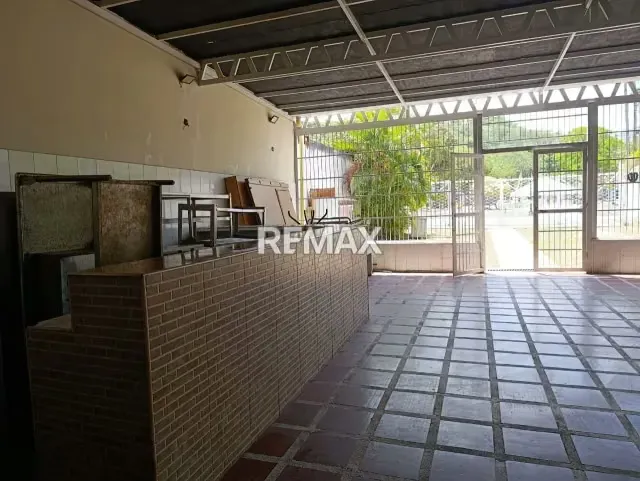 En Venta Local Comercial en San Joaquin - 5