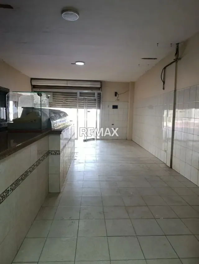 En Venta Local Comercial en San Joaquin - 7