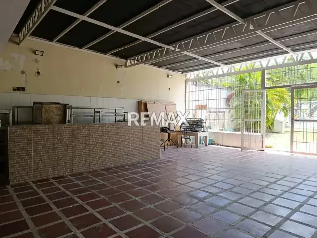 En Venta Local Comercial en San Joaquin - 8