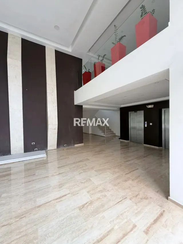 Se Vende Bello Apartamento en Res. Estratosfera en Urb. Valle Blanco - 3