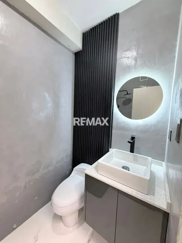 Se Vende Bello Apartamento en Res. Estratosfera en Urb. Valle Blanco - 10