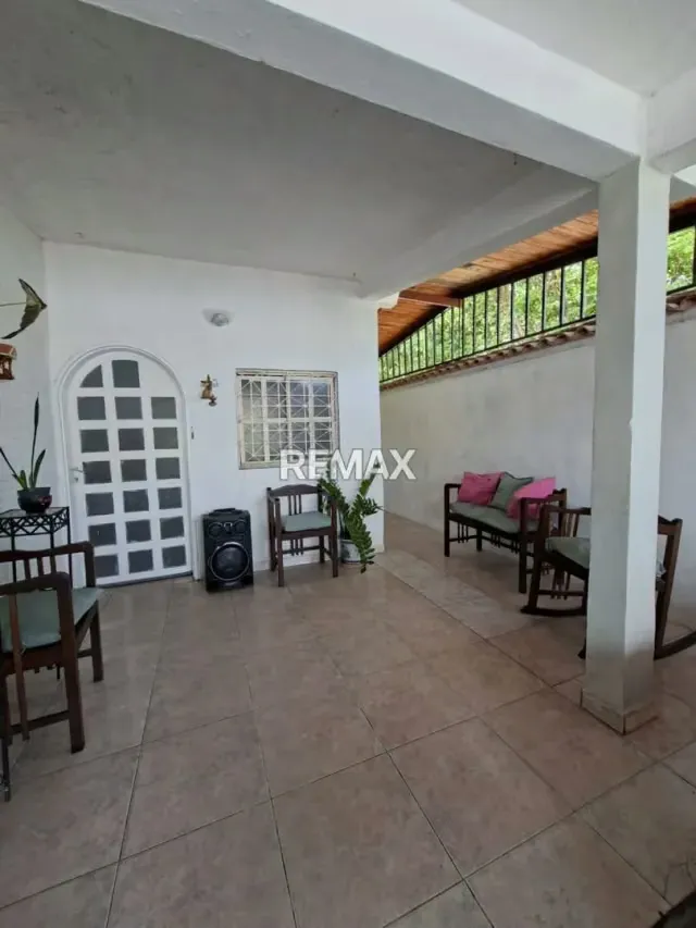 CASA DE ESQUINA EN VENTA - RESIDENCIAS PALO NEGRO ETAPA 1