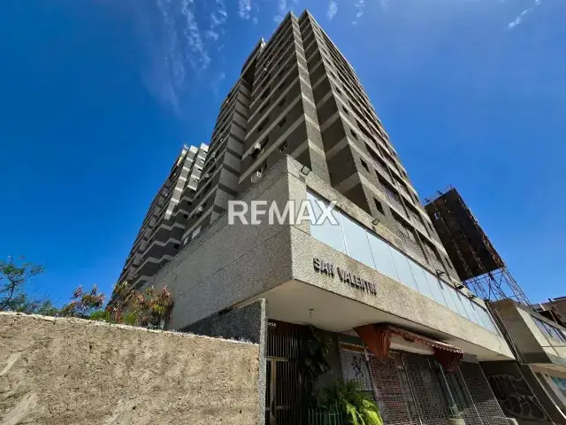Estratégico apartamento en venta en Porlamar - Av. 4 de Mayo en Res. San Valentín.