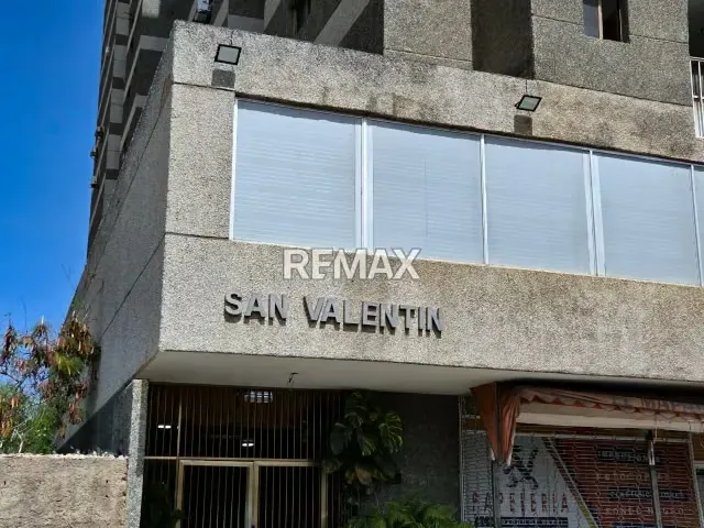 Estratégico apartamento en venta en Porlamar - Av. 4 de Mayo en Res. San Valentín. - 2