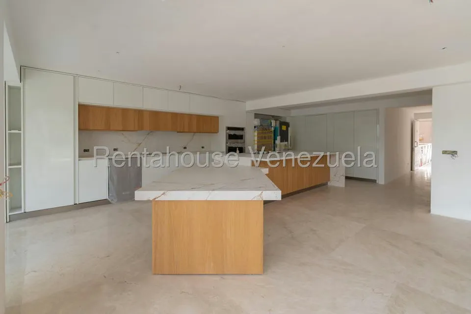Casa (Multipes Niveles) en Venta en Los Naranjos del Cafetal, Distrito Metropolitano - 14