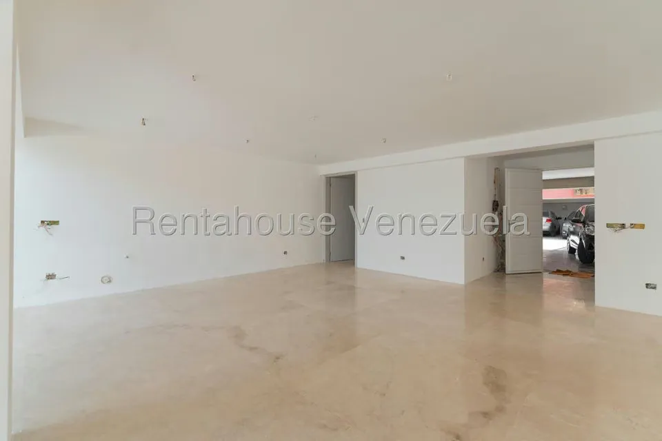 Casa (Multipes Niveles) en Venta en Los Naranjos del Cafetal, Distrito Metropolitano - 24