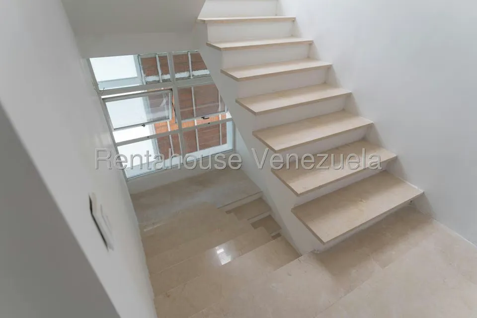 Casa (Multipes Niveles) en Venta en Los Naranjos del Cafetal, Distrito Metropolitano - 27
