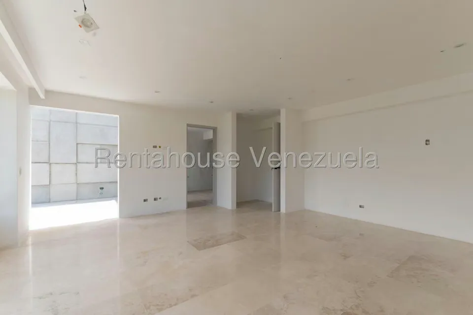 Casa (Multipes Niveles) en Venta en Los Naranjos del Cafetal, Distrito Metropolitano - 33