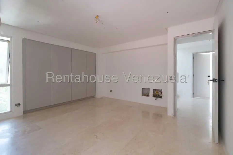 Casa (Multipes Niveles) en Venta en Los Naranjos del Cafetal, Distrito Metropolitano - 37